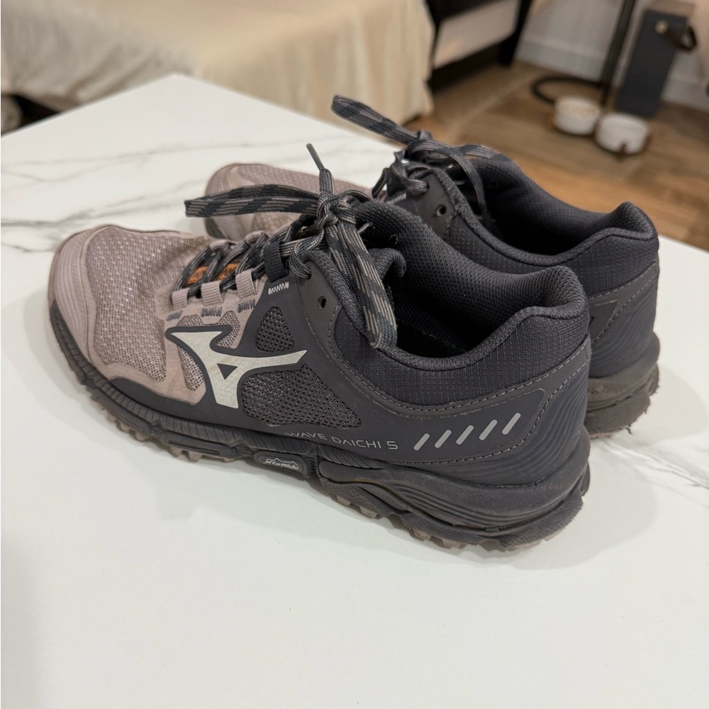 Mizuno Women's Purple and Gray Athletic Shoes